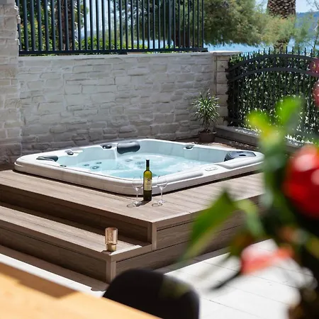 Cozy In Kastel Gomilica With Kitchen Apartment