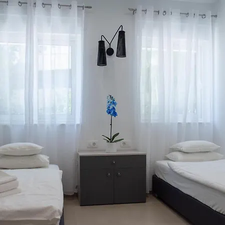Apartmán Front In Kastel Gomilica *