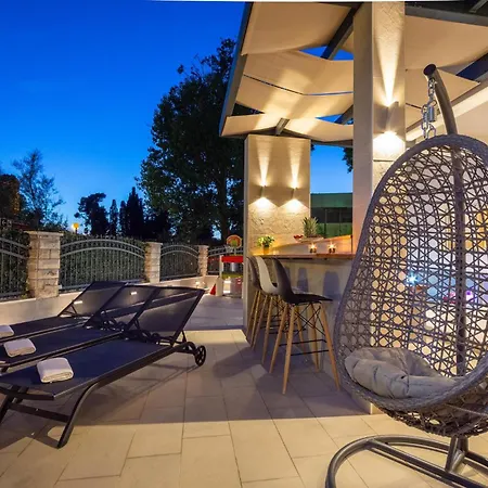 Cozy In Kastel Gomilica With Kitchen Apartment Kastela