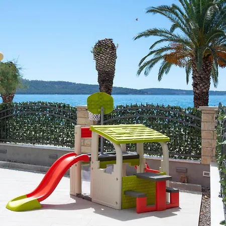 Cozy In Kastel Gomilica With Kitchen